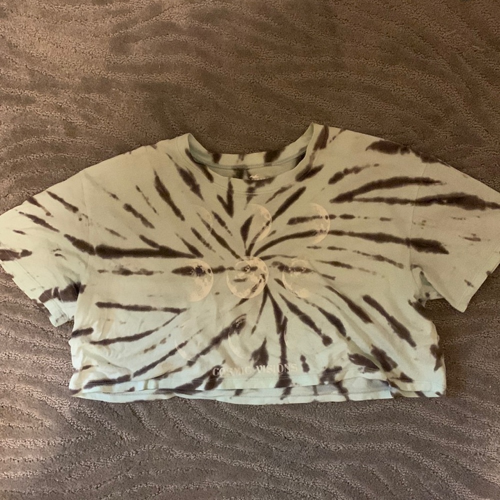 Cropped tye dye blue top